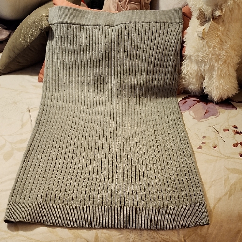 Anne Klein Ribbed Knit Skirt in Gray